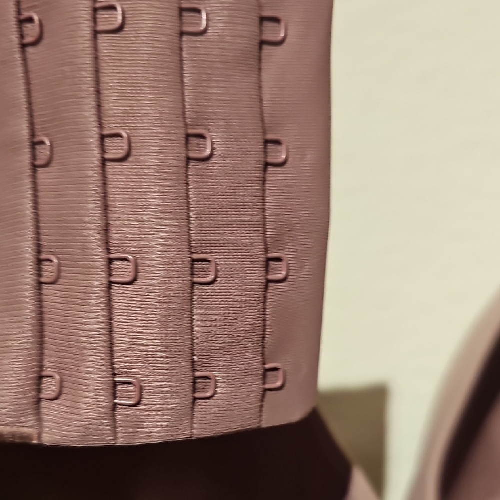 Elegant Women's Bra - Picture 3 of 8
